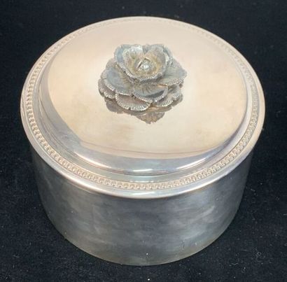Candy box in silver plated metal