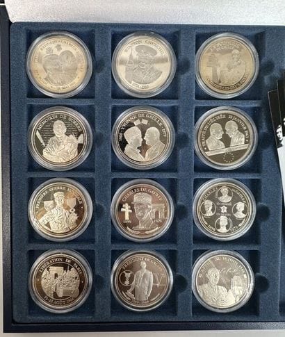 Box of 12 medals, Charles de Gaulle collection,...