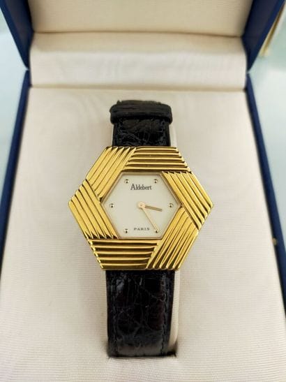 ALDEBERT
Watch in gilded metal; hexagonal...