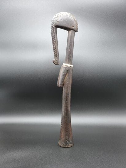 MOSSI, Burkina Faso.
Bois sculpté et scarifié,...