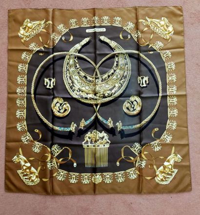 HERMES Paris
Square in printed silk 