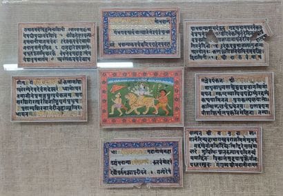 INDE
Ensemble de huit pièces encadrées avec...