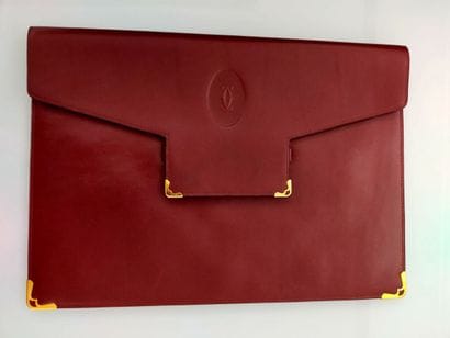 CARTIER Paris
Must briefcase in burgundy...