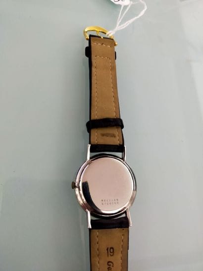 CERTINA
round man's watch, leather strap