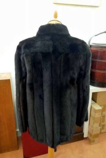ANGEL FURS
Jacket in dark mink
Two pockets,...