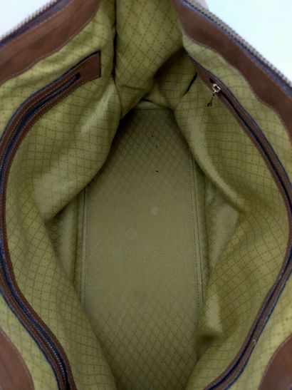 GUCCI
Brown leather travel bag
Height: 36...