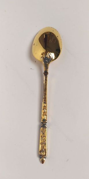 12 gilded silver mocha spoons
Weight : 115...