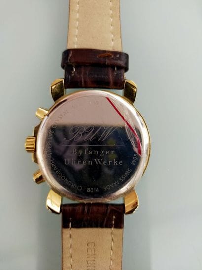 BUW
Round men's watch in gold-plated metal,...