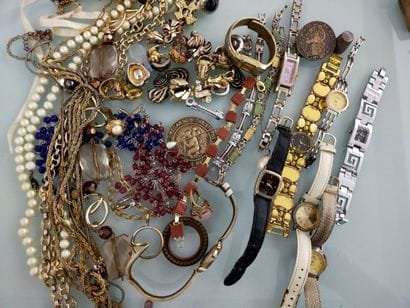 Lot of costume jewelry and watches