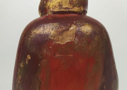 ASIE, Boudha en tailleur en bois laqué rouge...