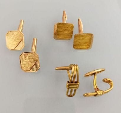 Lot of 3 pairs of cufflinks in 18 K yellow...