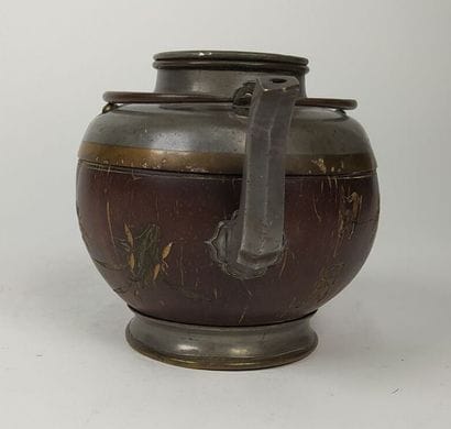 Ensemble de trois céramiques, dont : 
Un...