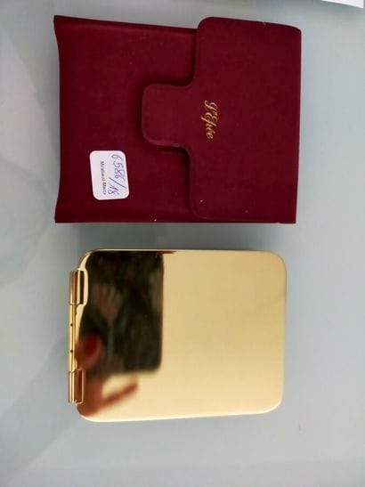 THE EPEE
Rectangular travel alarm clock in...