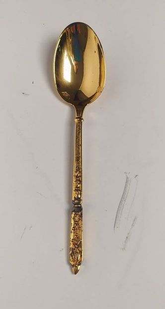 12 gilded silver mocha spoons
Weight : 115...