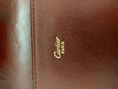 CARTIER Paris
Must briefcase in burgundy...