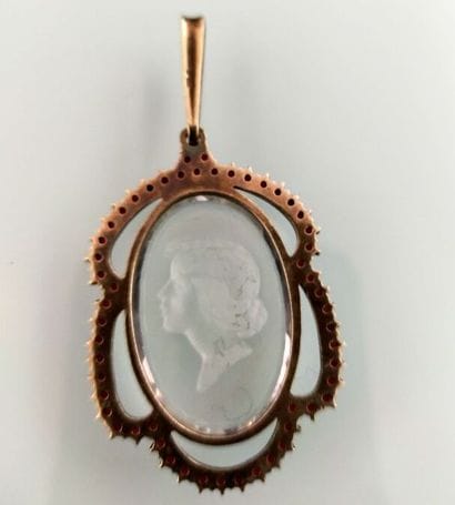 Rock crystal pendant 