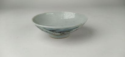 Service japonais en porcelaine, composé de...