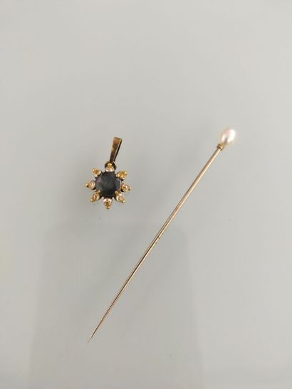 Tie pin in 18 K white gold with a cultured...