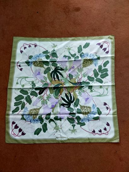 HERMES Paris
Silk square printed with 