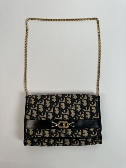CHRISTIAN DIOR
Shoulder bag with chain in...