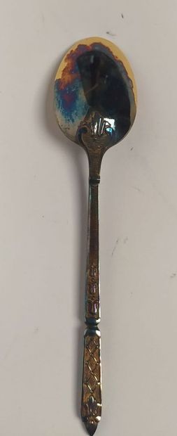 12 gilded silver mocha spoons
Weight : 115...