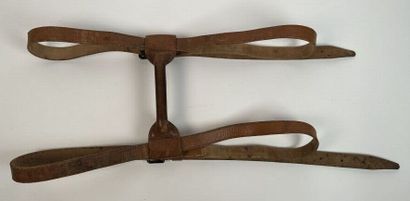 LOUIS VUITTON
Luggage rack in natural leather
Length...