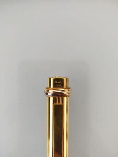 CARTIER Paris
Gilded metal fountain pen with...