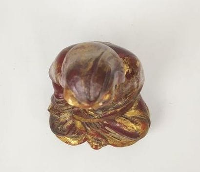 ASIE, Boudha en tailleur en bois laqué rouge...