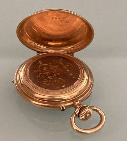 18k yellow gold collar watch
Monogrammed
Gross...