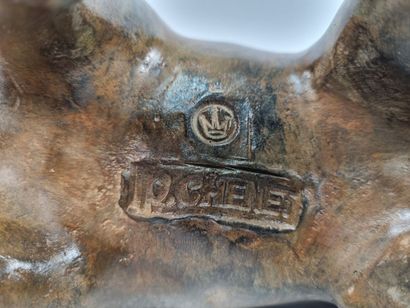 Pierre CHENET (XXe-XXIe)
Ours à l'arrêt
Bronze...