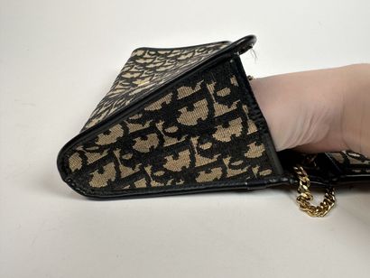 CHRISTIAN DIOR
Shoulder bag with chain in...