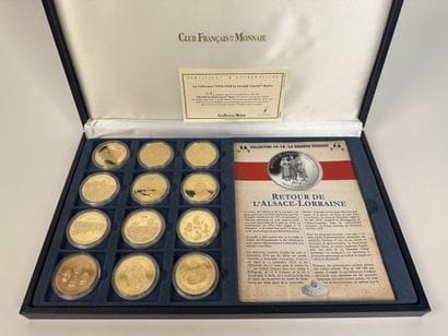Box of 12 medals, collection 