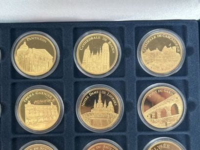 Box of 24 medals, collection Trésors du Patrimoine...