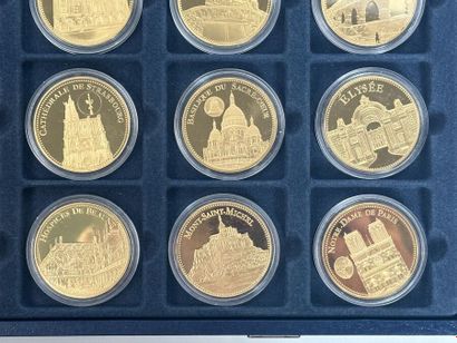 Box of 24 medals, collection Trésors du Patrimoine...