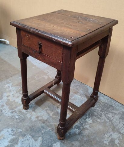 Small oak table 
As is
Height : 54 ; Width...