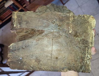 Quatre têtes de chérubins ailés en bois doré...