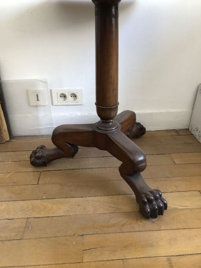 Three-top walnut servant-muet pedestal table,...