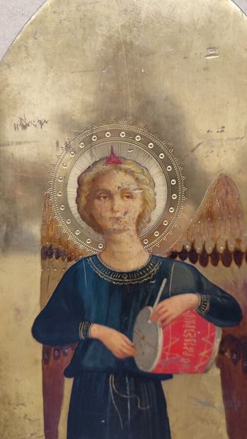 Angel musicians on gold background 
Two pairs...
