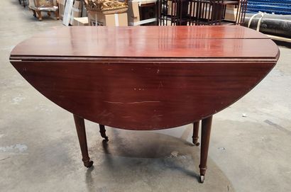 Mahogany dining table
Five natural wood extensions
Height...