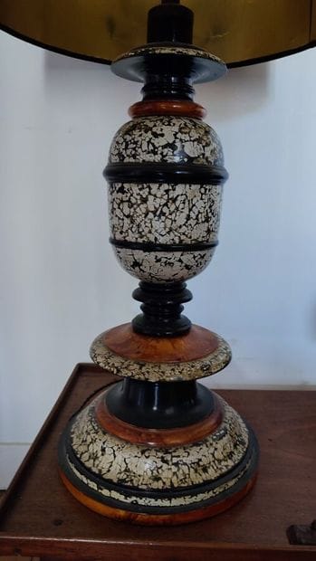 Lamp base in turned lacquered wood
Height...