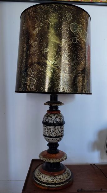 Lamp base in turned lacquered wood
Height...