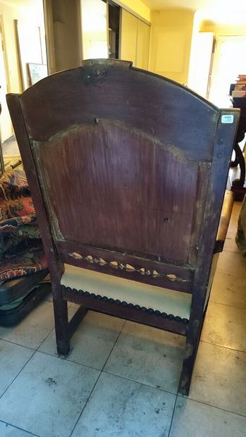 Oak armchair, worn yellow fabric upholstery
Height...