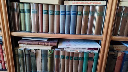 Lot of approx. 125 pleiades, including albums...