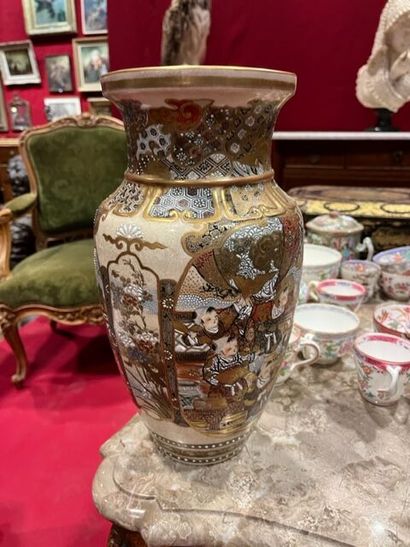 Vase Satsuma
Haut. : 31,5 cm