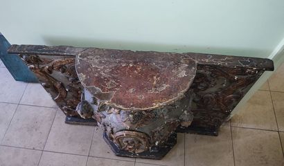 Altar piece in carved wood, decorated with...