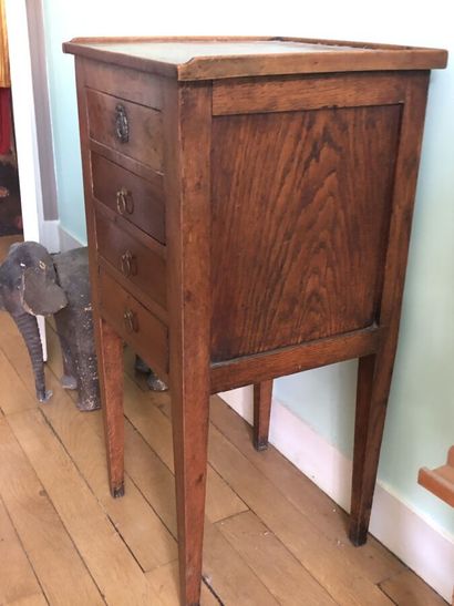 Set of four bedside cabinets comprising :
-...
