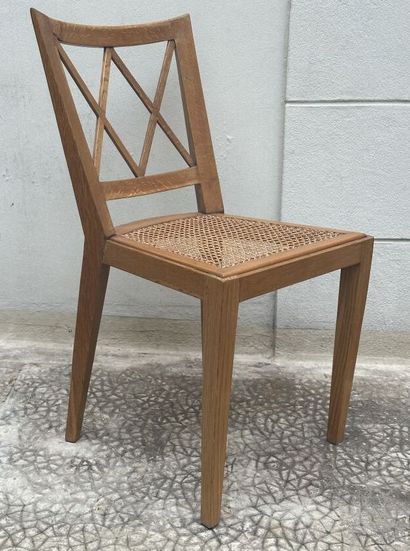 Waxed oak cross-beam chair with sloping back...