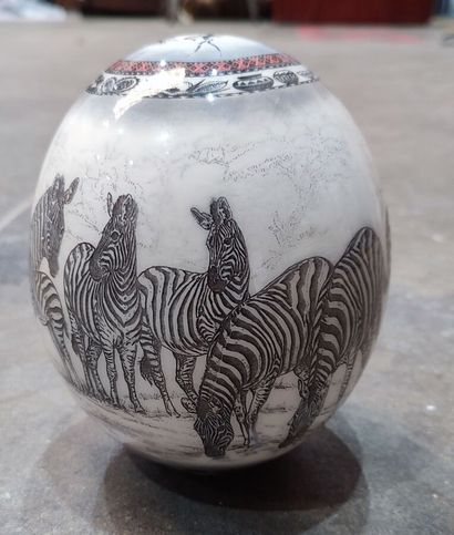 A set comprising 2 Ostrich (Struthio camelus)...