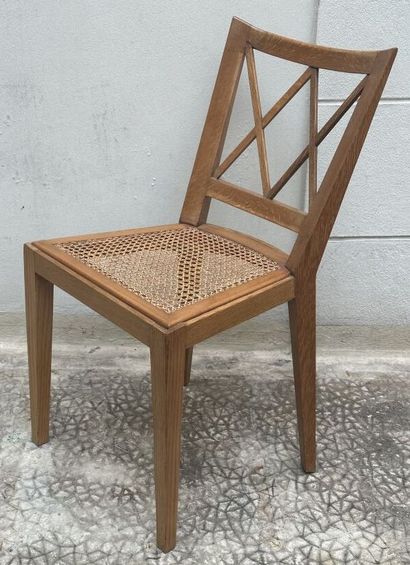 Waxed oak cross-beam chair with sloping back...