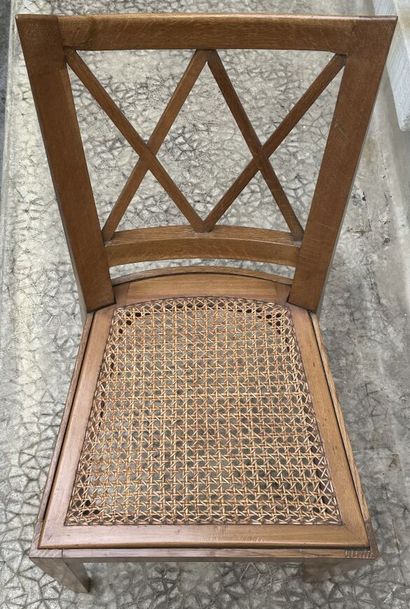 Waxed oak cross-beam chair with sloping back...